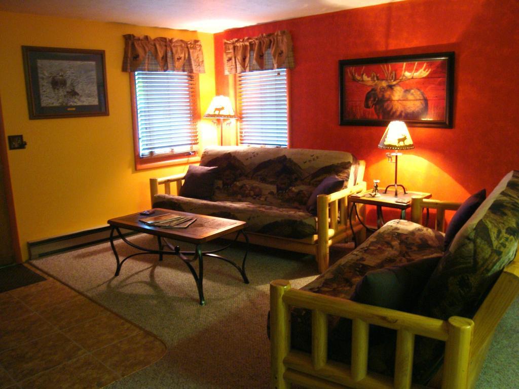 Yellowstone Wildlife Cabins West Yellowstone Esterno foto