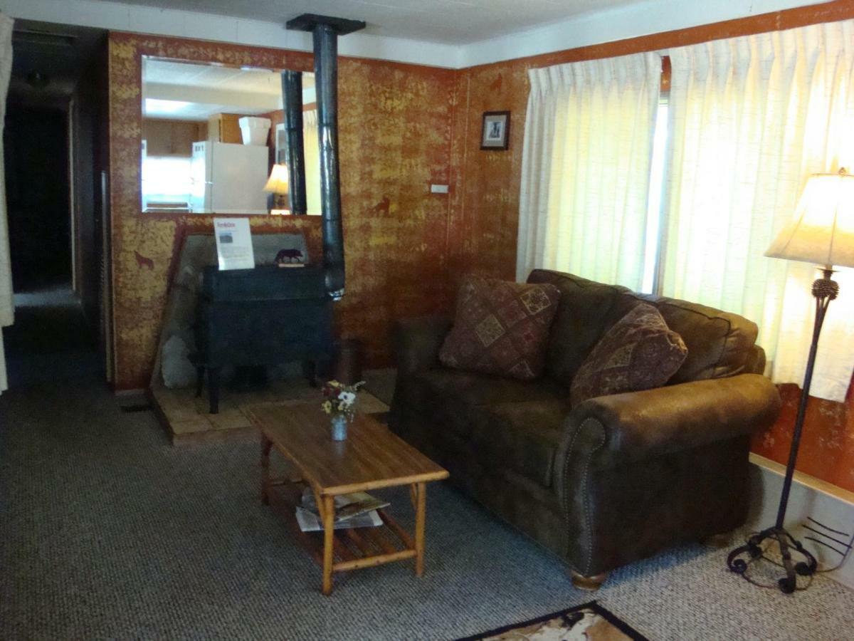 Yellowstone Wildlife Cabins West Yellowstone Esterno foto
